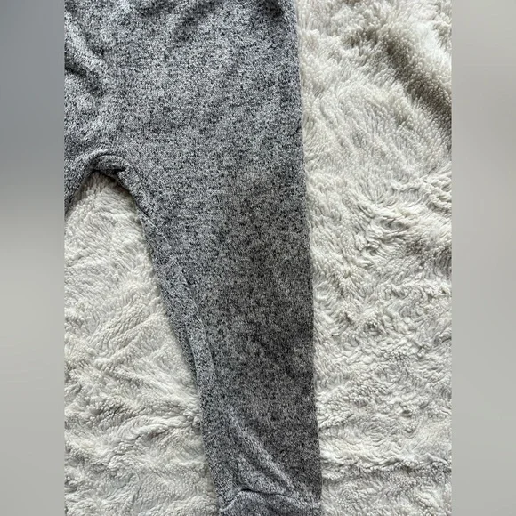 5 Piece Bundle - Lou Lou & Company Sweater Sets - Picture 6 of 9